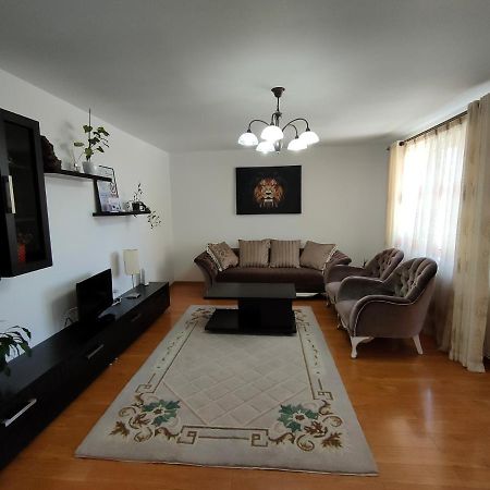 "Apartament"-Casa Genius Ploieşti Exterior foto